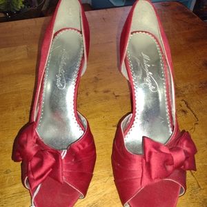 Michaelangelo Maribelle Red Satin Pumps